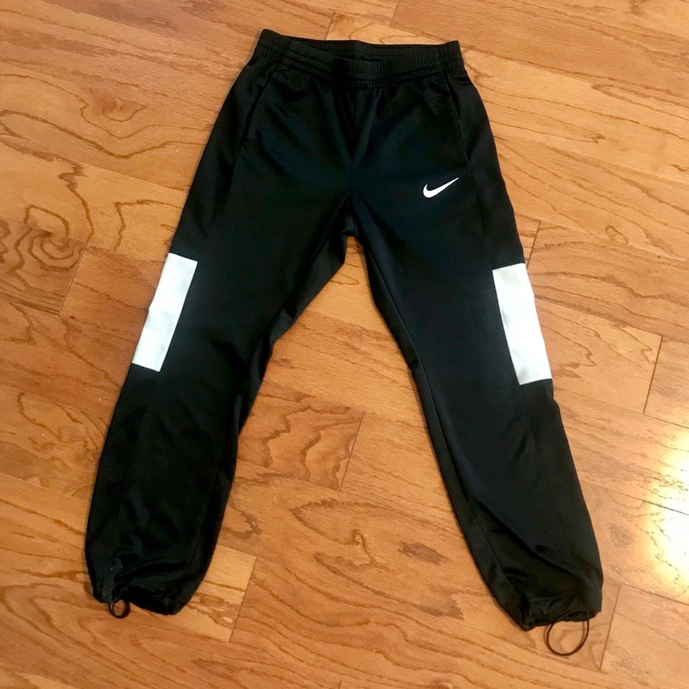 Nike Dri-Fit Sweats | Black & White | Women’s